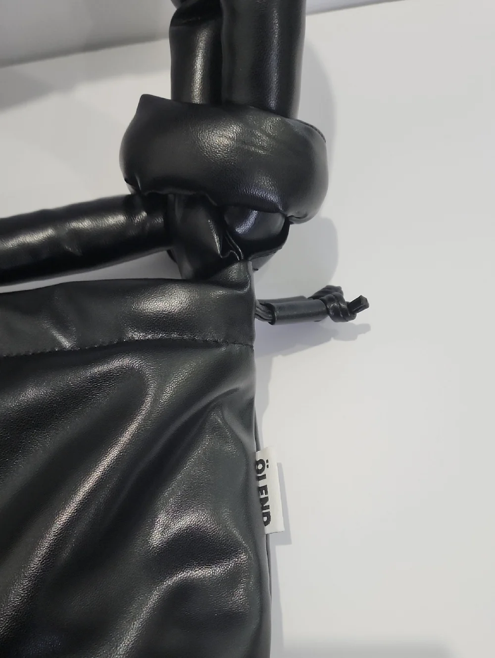 Olend Ona Vegan Leather Tote Bag - Picture 4 of 10
